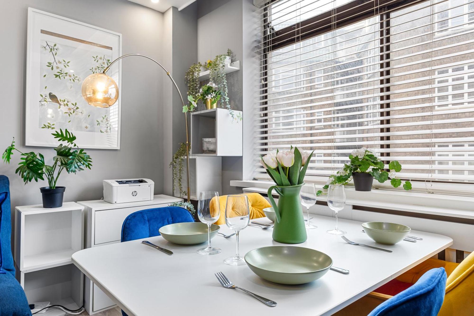 Stylish, Fully Equipped Beside Hyde Park Londra